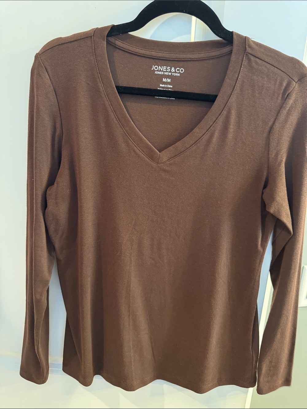 Jones & Co Women's V-Neck Long Sleeve Tee - Brown